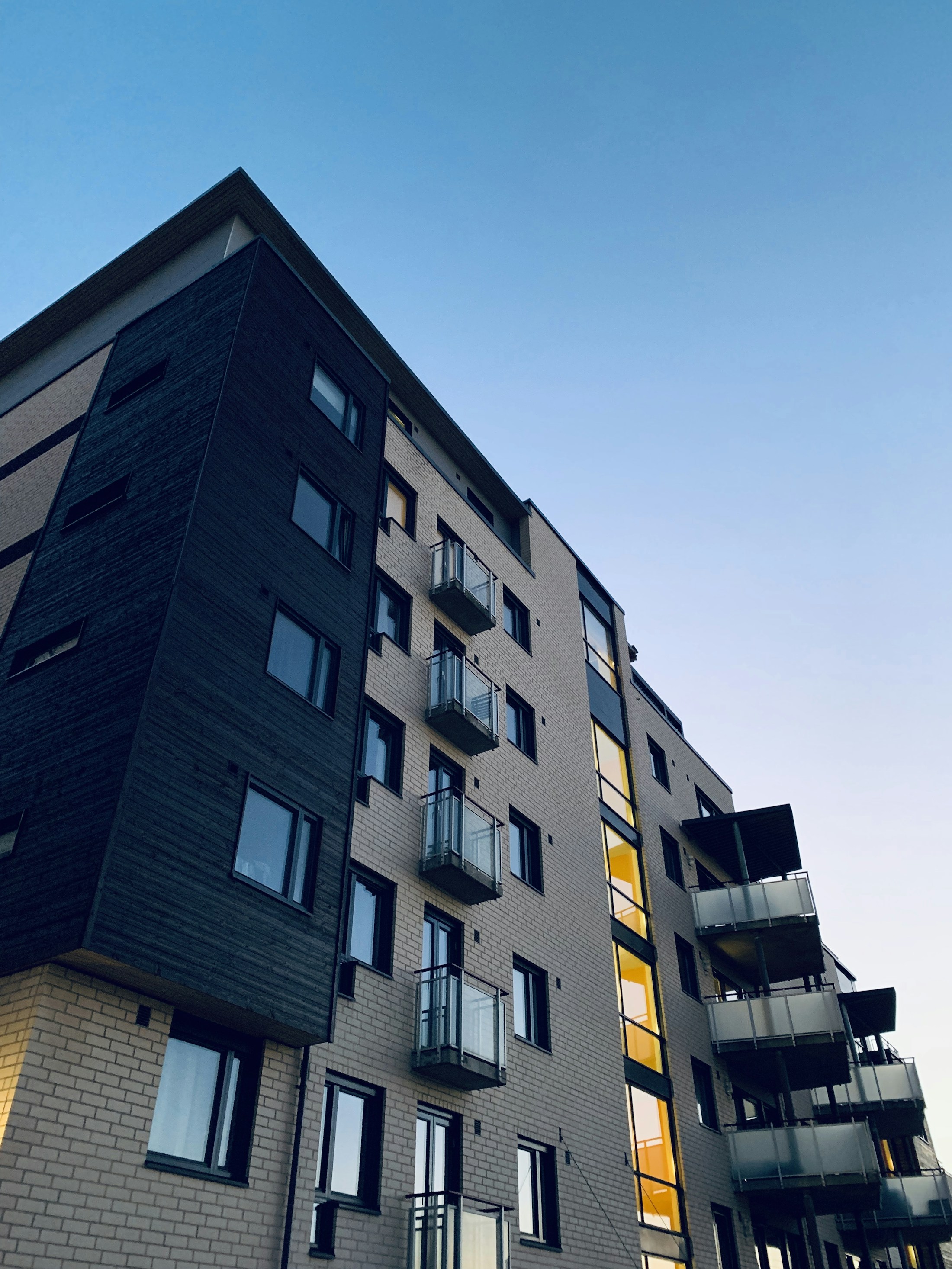 Fachada de un edificio residencial contemporáneo